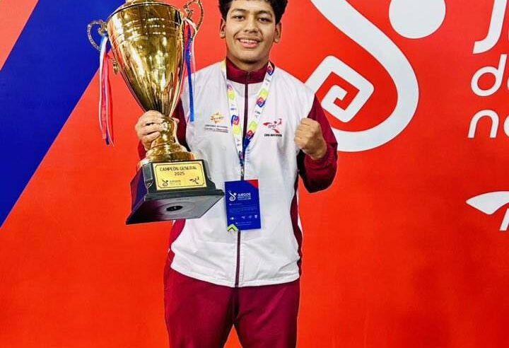 Karateca Jorge Paredes destaca en los Juegos