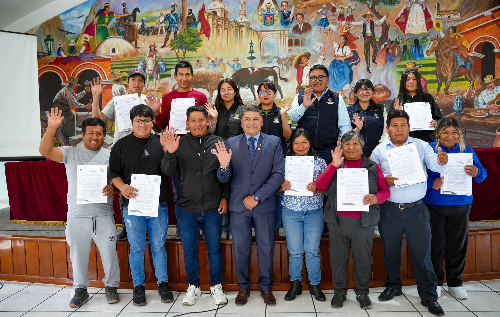Familias de Señor de los Milagros recibieron títulos de sus terrenos