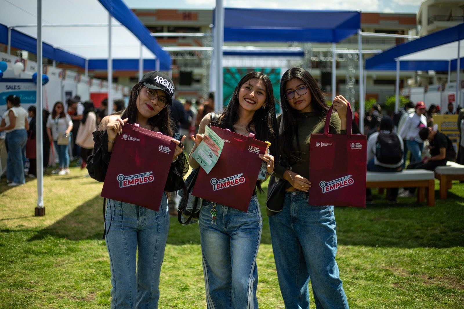 Más de 40 empresas ofrecerán cerca de 500 vacantes en feria laboral