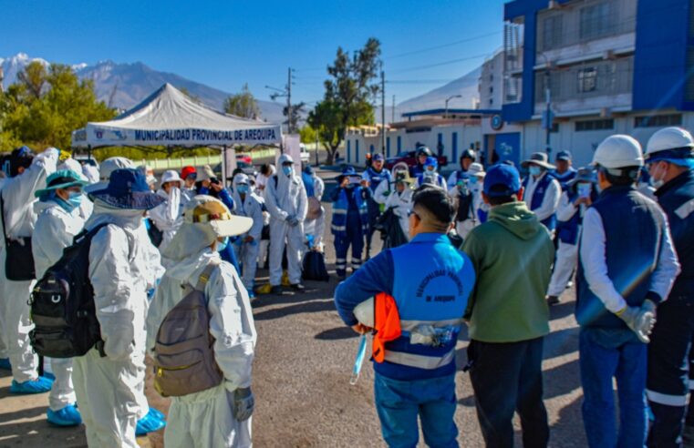 Rivera del río Chili amaneció limpió de botellas y cartones