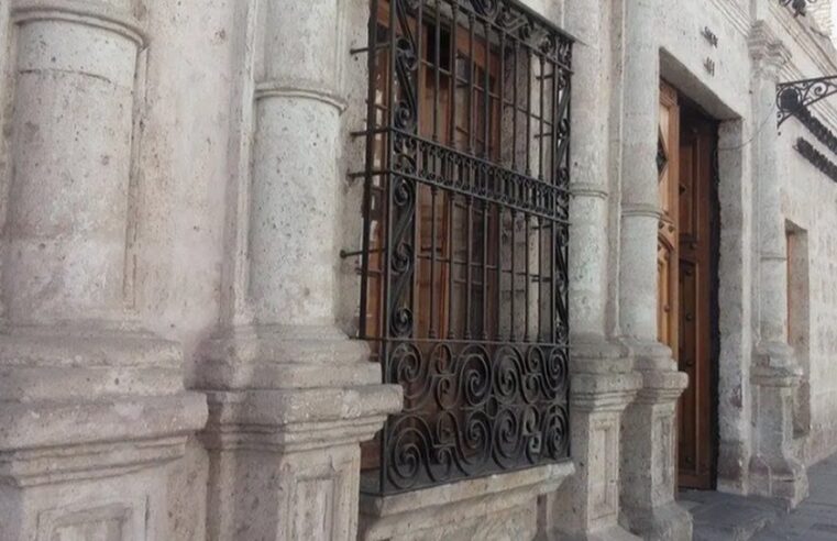 Investigan a gerenta regional de Educación por presunta designación ilegal