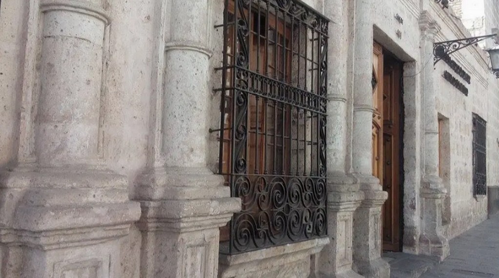 Investigan a gerenta regional de Educación por presunta designación ilegal