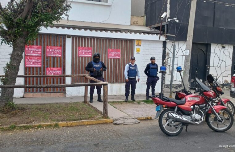 Jaka, cerrado una y otra vez, y sigue funcionando