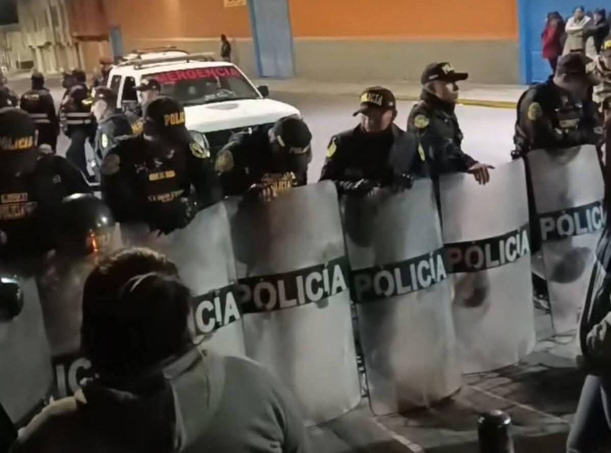 Tuvo que venir Policía de Lima para que intervengan el contrabando y adulteramiento de alcohol cerca a la Barraca