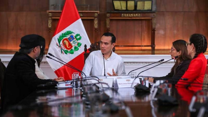 Los peruanos exigen seguridad a José Jerí en todos los ámbitos
