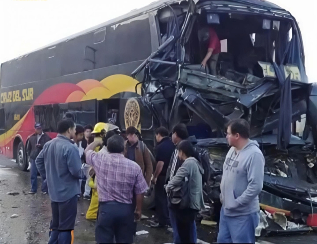 Conductor de bus interprovincial fallece en carretera Arequipa-Puno