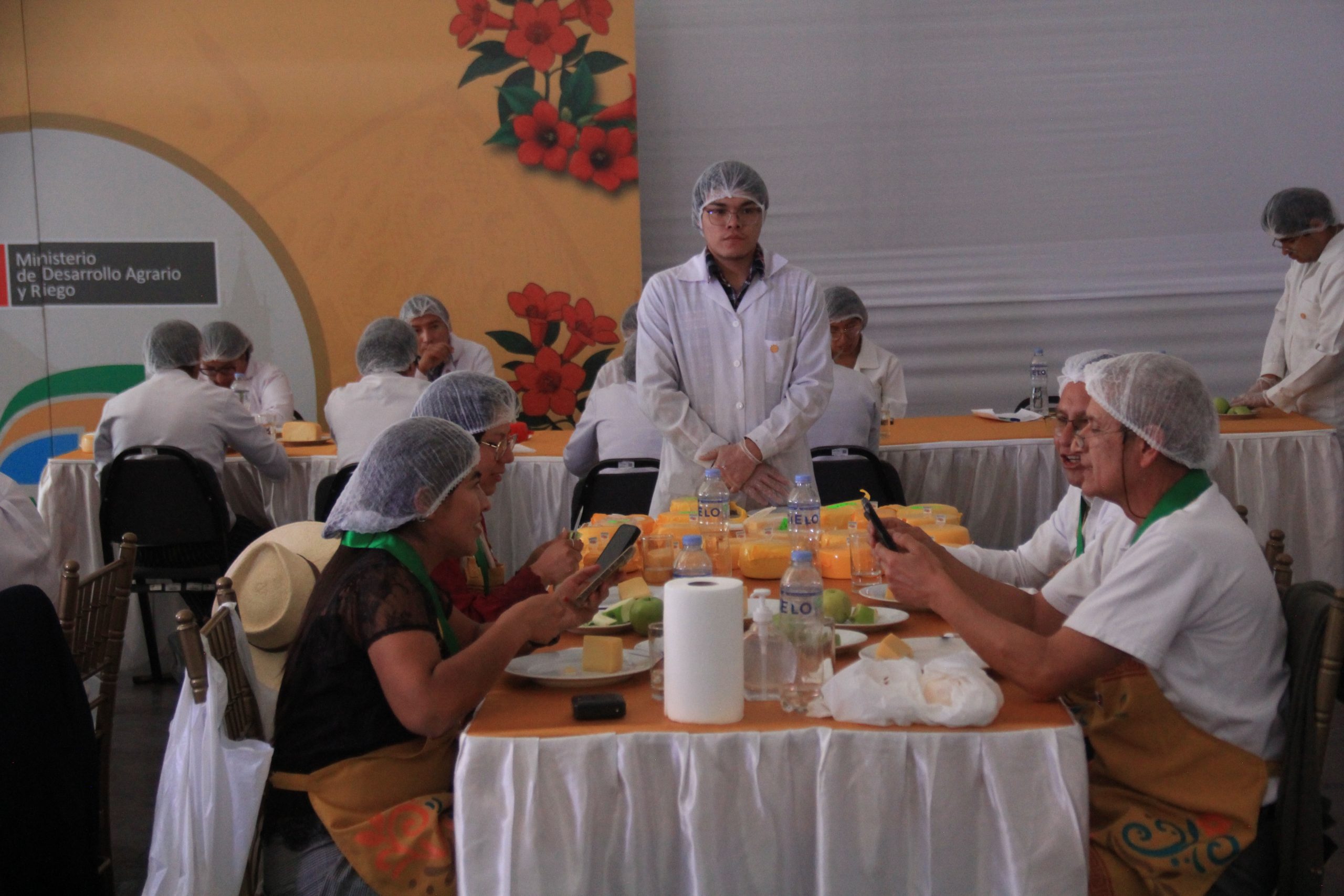 Arequipa y Puno, primeros en concurso de quesos