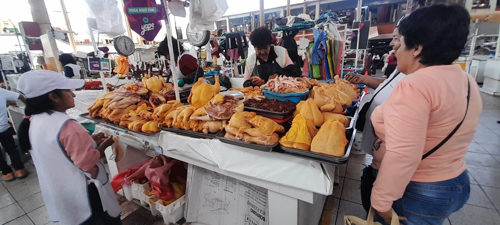 Precio del pollo sube ligeramente en los centros de abasto de Arequipa