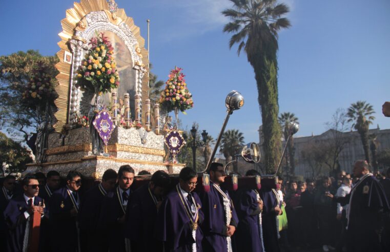 Convocatoria para cargadores del Señor de los Milagros de Arequipa