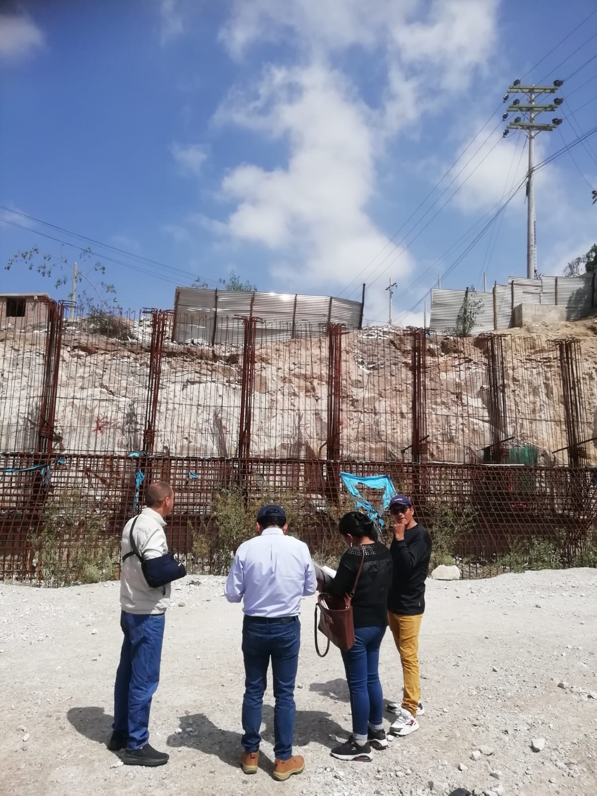 Buscan culminar puente Añashuayco II tras cuatro años de paralización