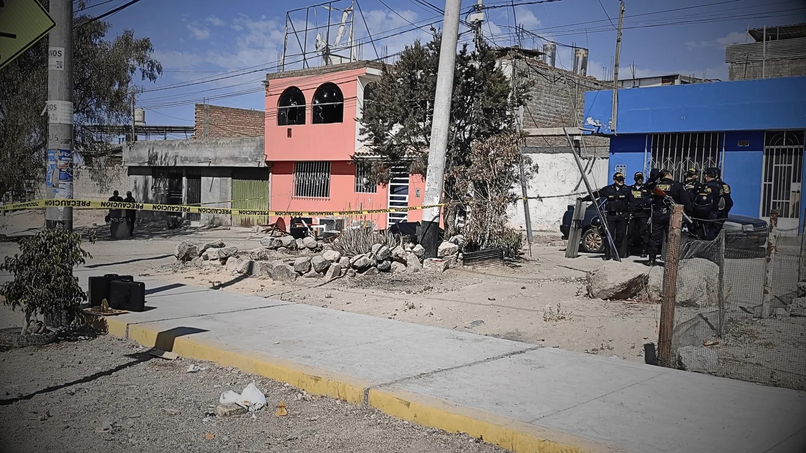 Estudiantes, vecinos y comerciantes de Ciudad Municipal, hartos de discotecas clandestinas