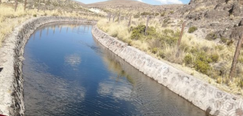 Detectan sobrecostos y fallas en licitación para mantenimiento del canal Pañe Sumbay