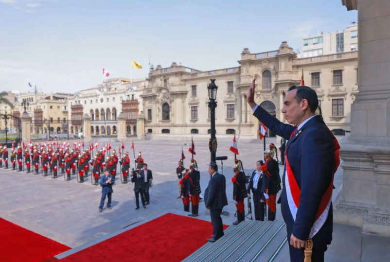 EE. UU. comprometido a trabajar «productivamente» con Jerí