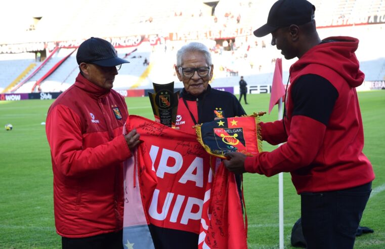 «Agrupación Rojinegra» fue reconocida por el FBC Melgar