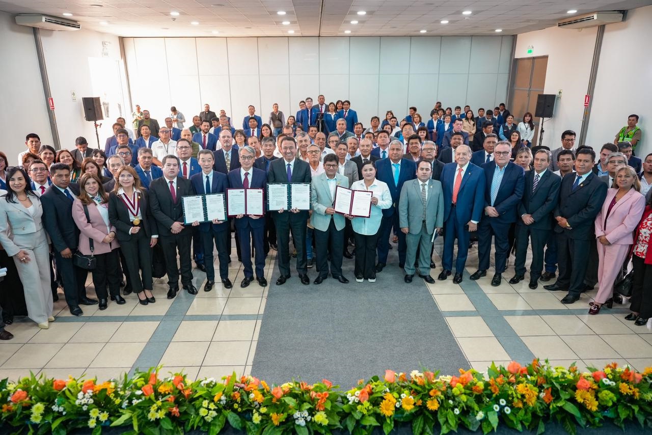 Cambio de presidente no impidió que firmen contrato con Japón para Majes I