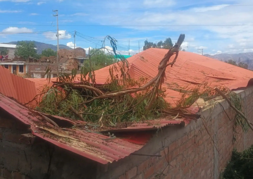 Vientos fuertes provocan daños materiales en quince viviendas