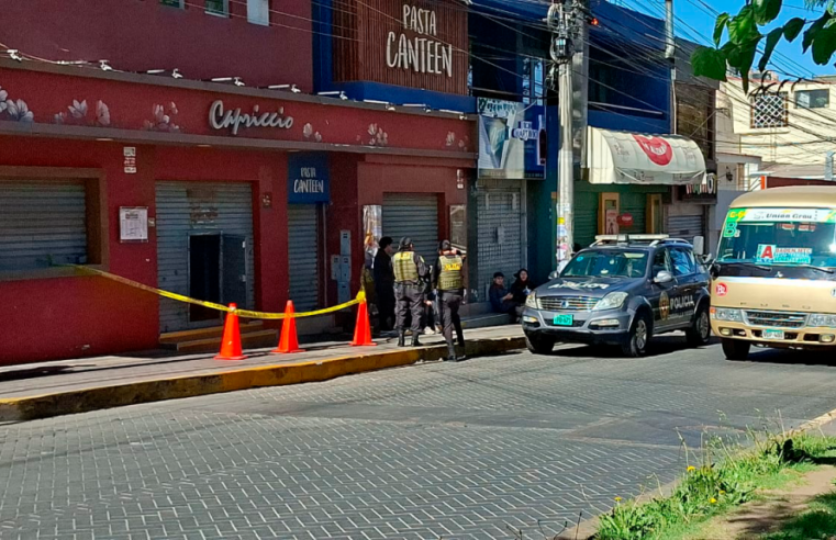 Roban conocida pastelería en José Luis Bustamante y Rivero