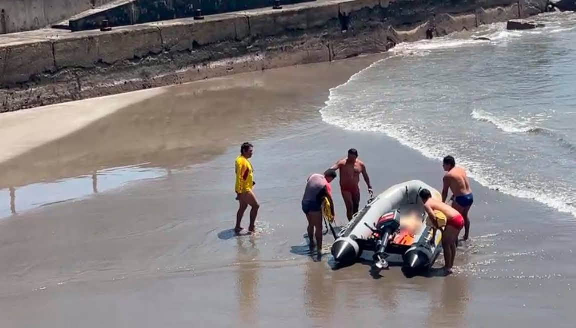 Docente pierde la vida tras salvar a su alumno de ahogarse en Mollendo