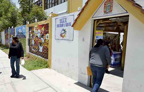 Listo saneamiento legal de 37 colegios públicos