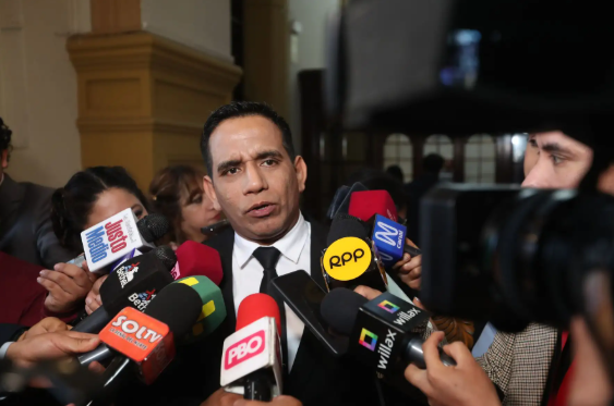 Comisión de Ética solicitará investigar a congresista Lucinda Vásquez