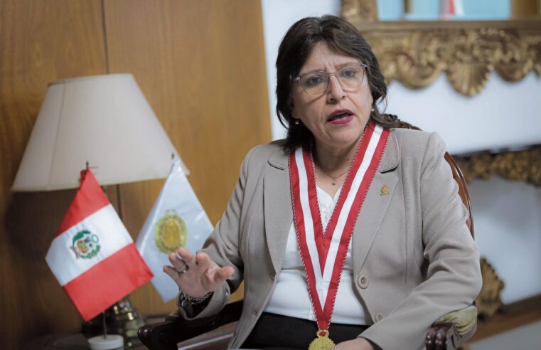 Espinoza: «Estamos hacia una dictadura»