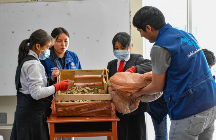 Capacitan a escolares sobre manejo de residuos sólidos
