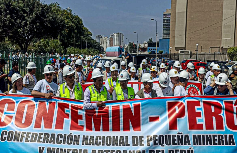 Este lunes inicia paro minero nacional contra la ley MAPE