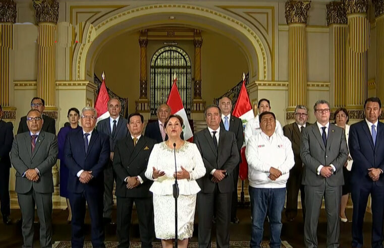 Cuestionado José Jerí asume en la madrugada presidencia del Perú