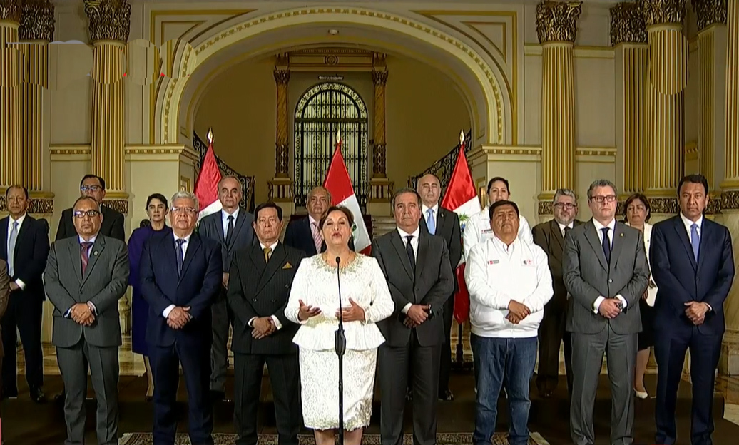 Cuestionado José Jerí asume en la madrugada presidencia del Perú