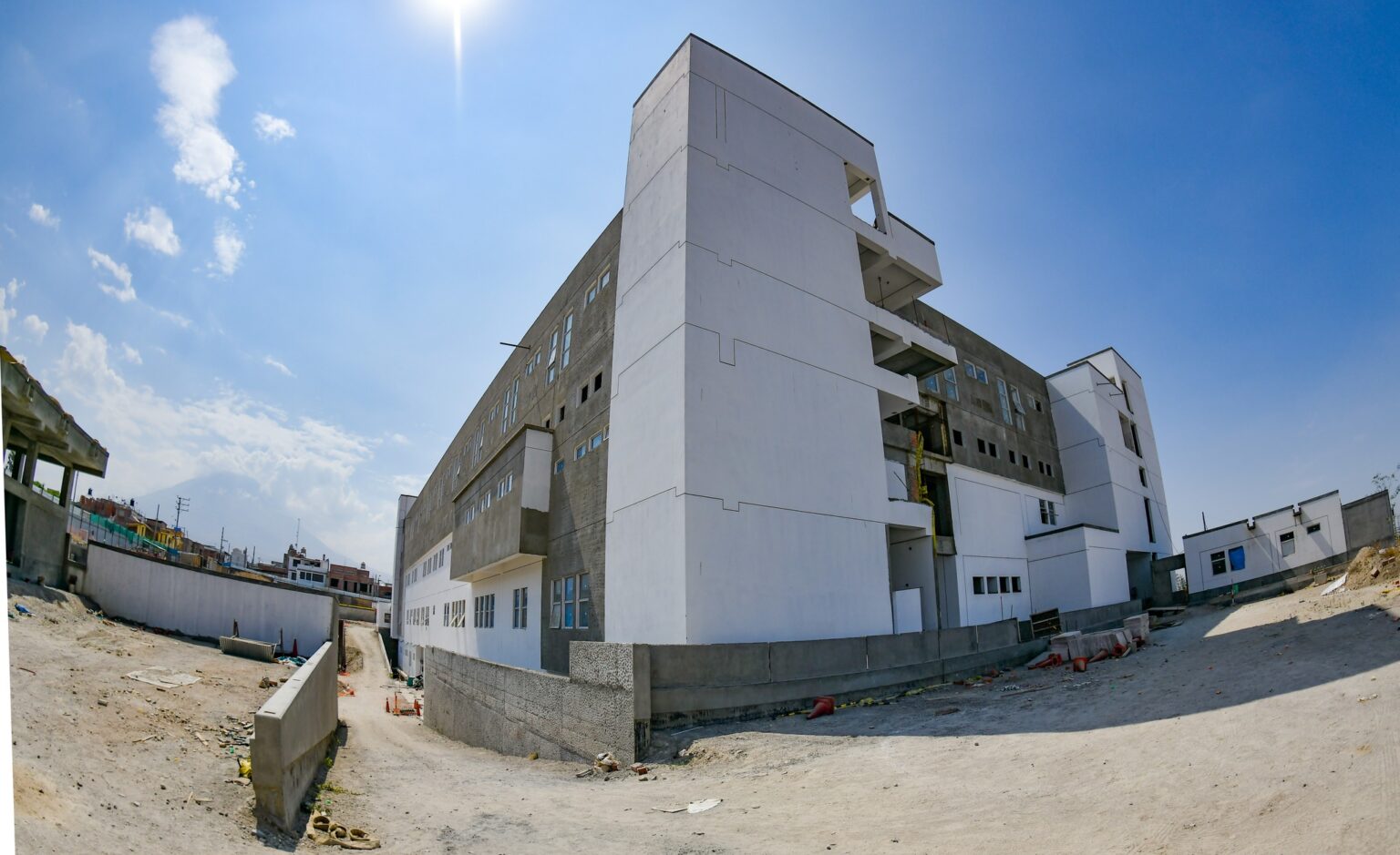 Arequipa no recibirá ningún hospital hasta la próxima gestión