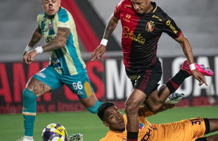 FBC Melgar superó con lo justo al colero Alianza Universidad