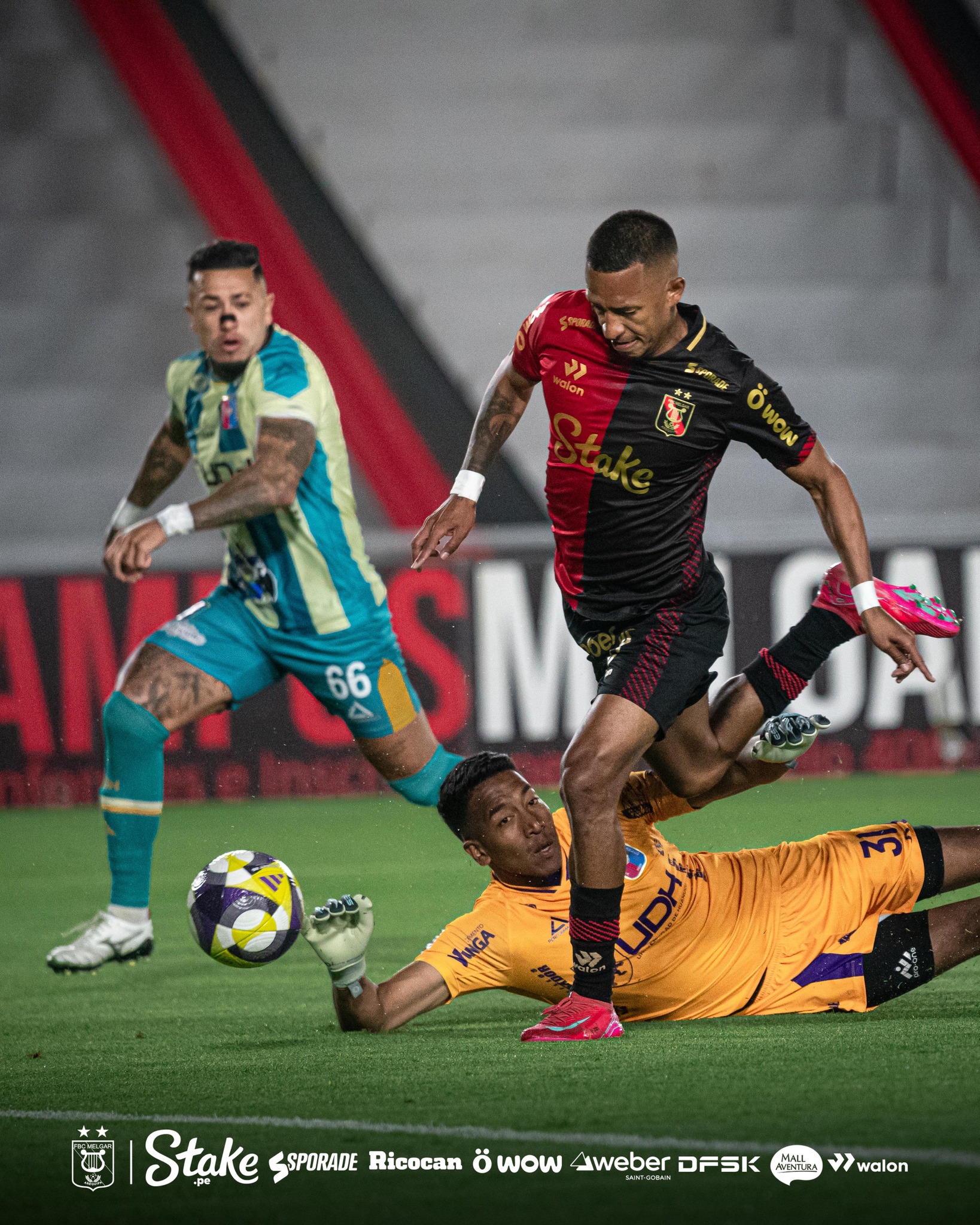 FBC Melgar superó con lo justo al colero Alianza Universidad