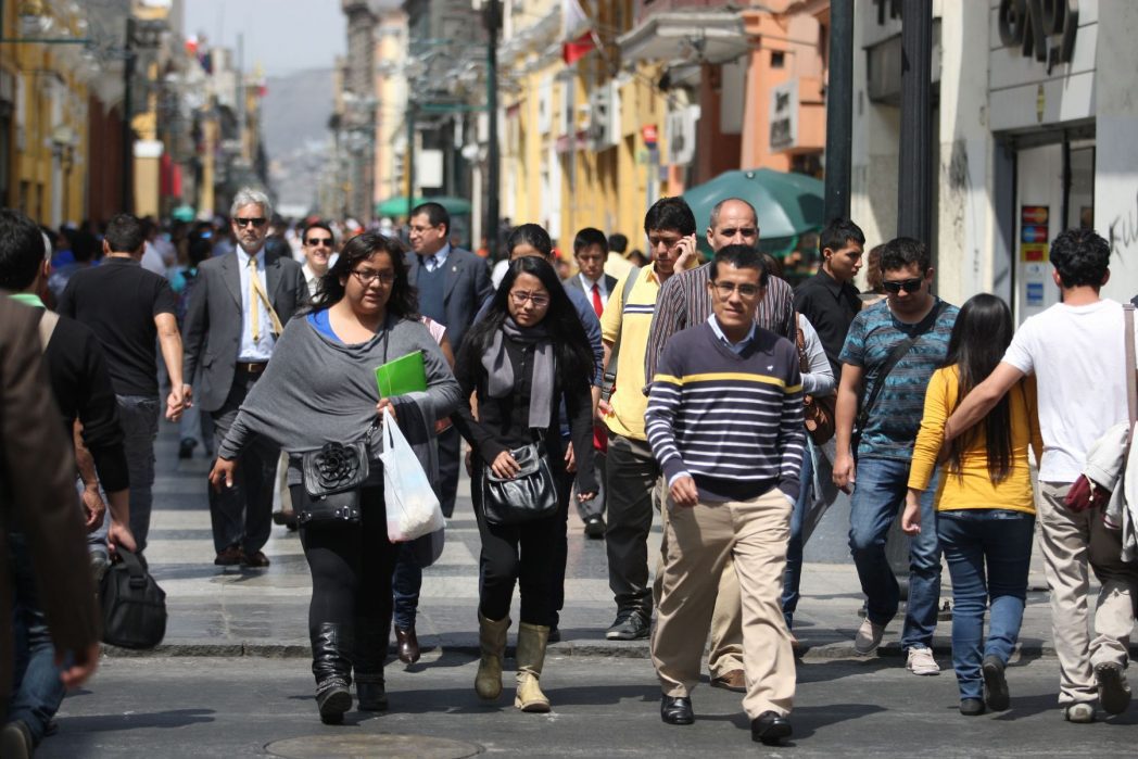 Inestabilidad política impide que el Perú crezca a un ritmo de 5% al año