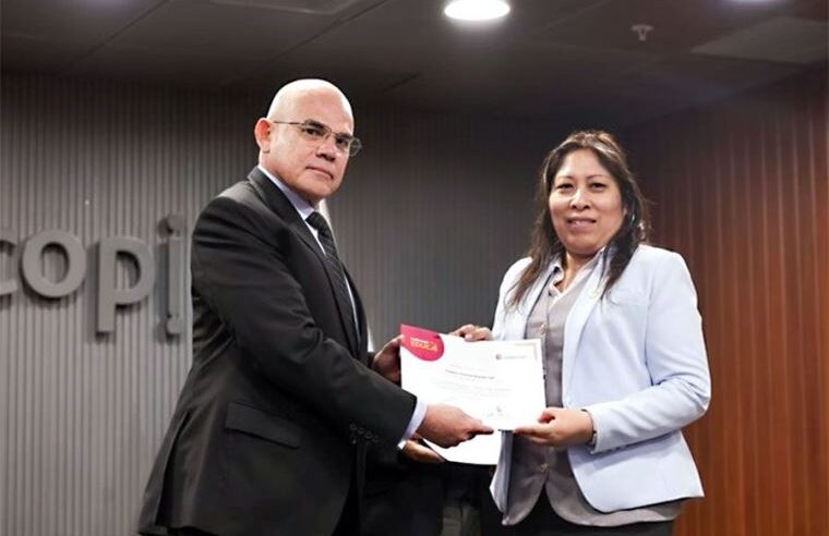 Premier destaca importancia de la educación para acabar con la pobreza