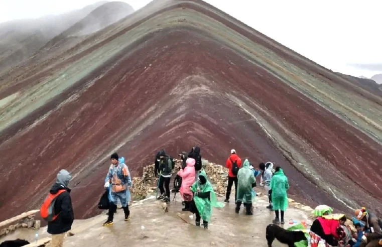 Proponen una administración comunal para la Montaña de Colores Vinicunca