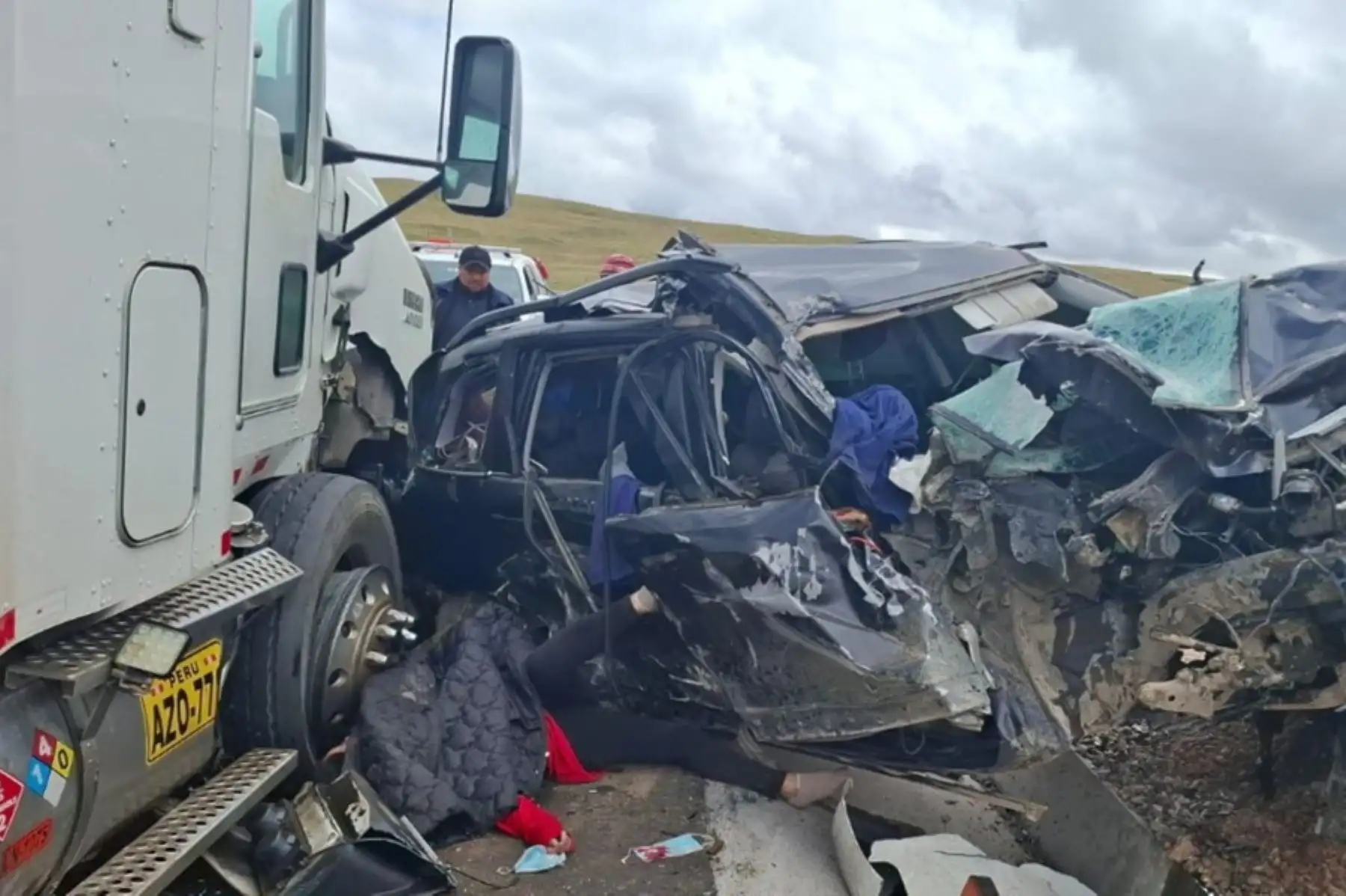 Dos fallecidos deja accidente en carretera