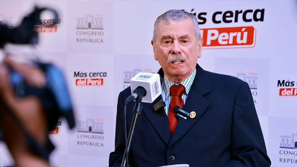 Rospigliosi: «Se trata de una campaña política»: