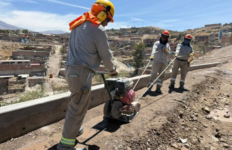 Asfaltado en Huacsapata llega tarde y lluvias se aproximan