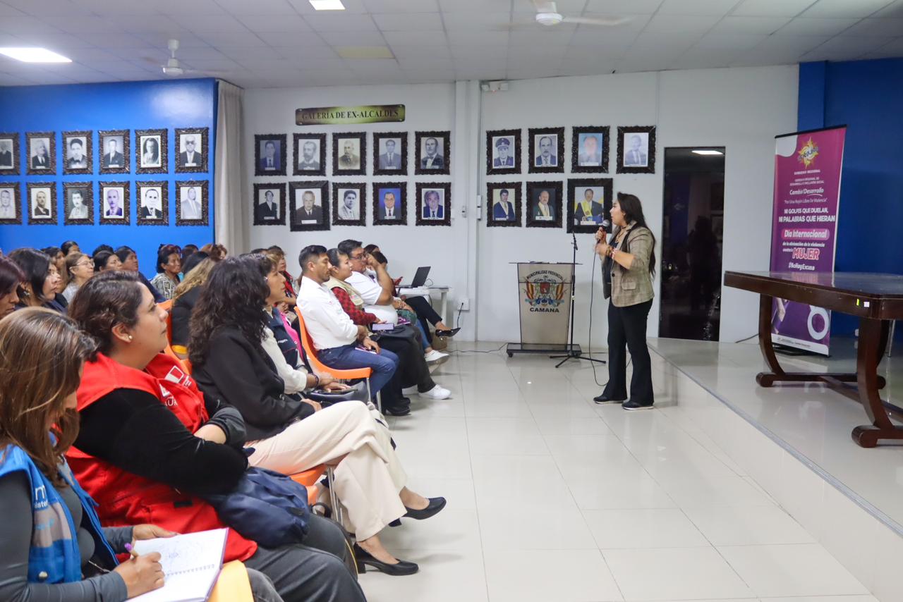 Camaná: realizan campaña para prevenir violencia hacia la mujer