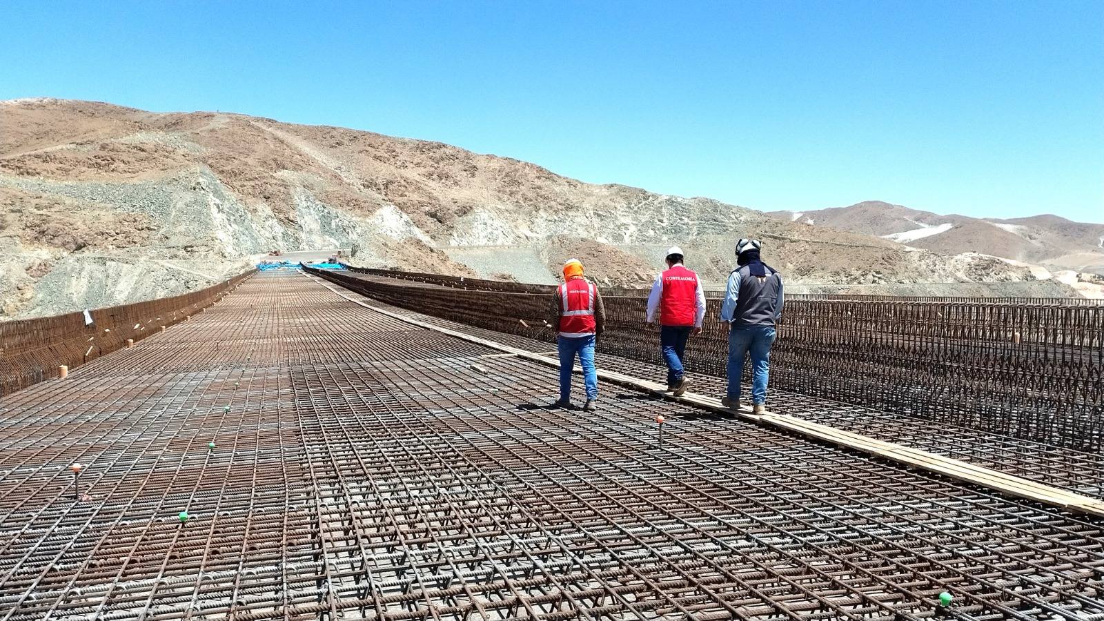 Se complica culminación del puente de la autopista Arequipa–La Joya