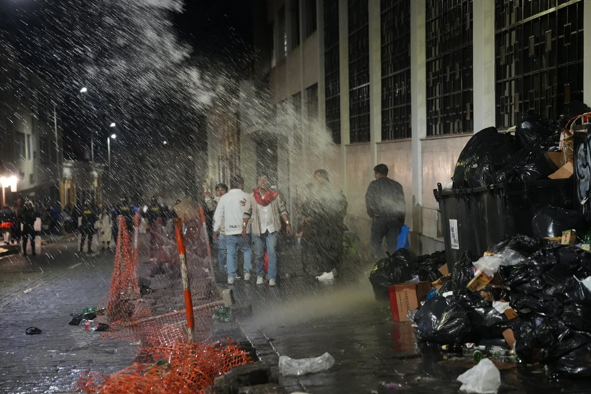 Municipalidad de Arequipa recoge 20 toneladas de residuos tras fiesta