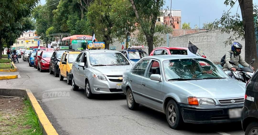 Taxistas formales realizarán mañana marcha rodante