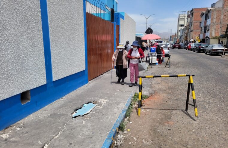 Veredas en mal estado ponen en riesgo a pacientes en hospital de Yanahuara