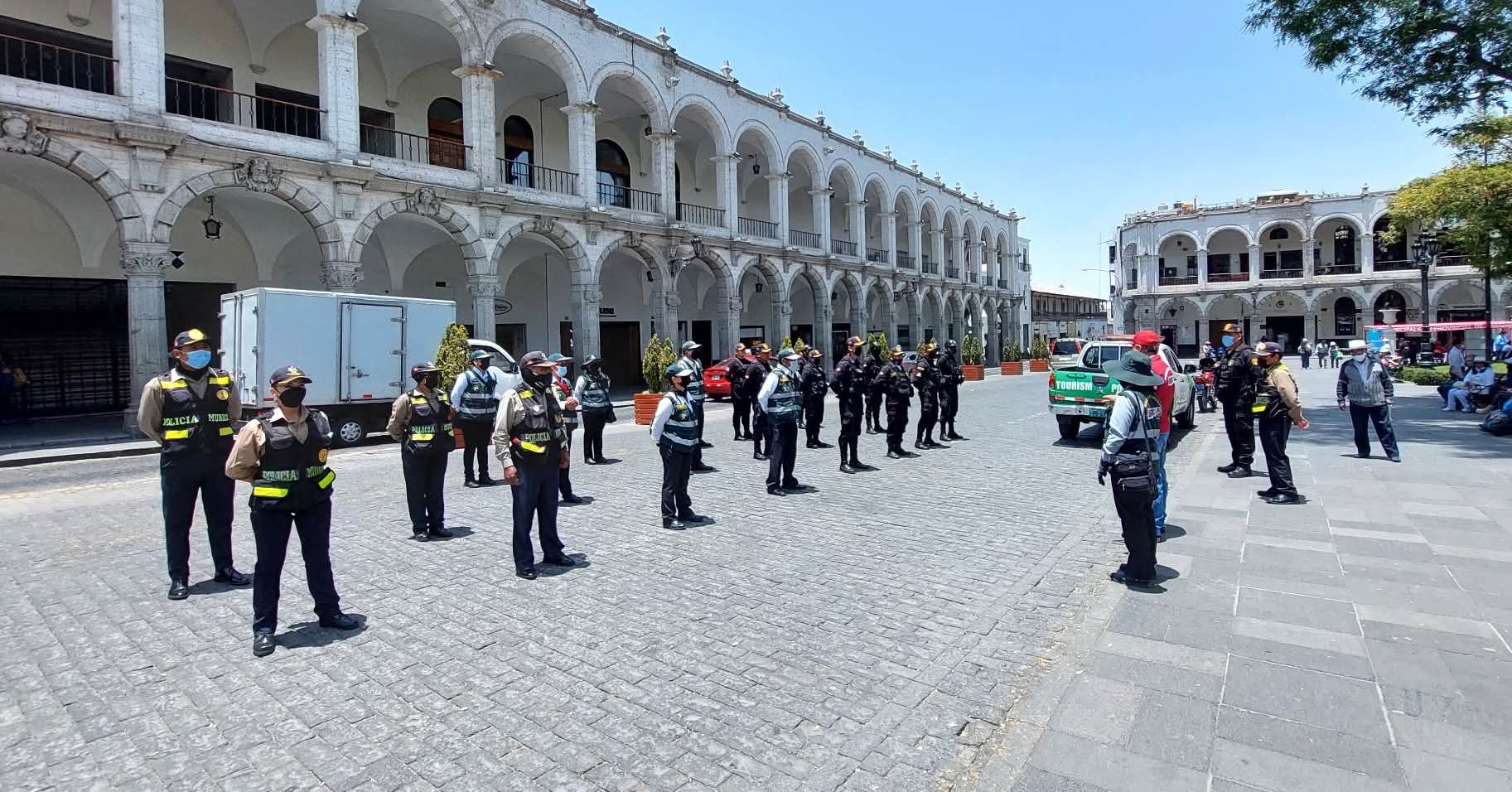 Municipio implementa planes para controlar el comercio por Navidad