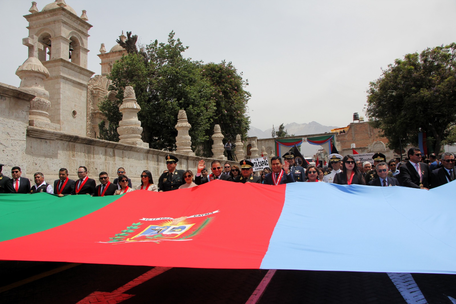 La sociedad caymeña se fortalece en espíritu para seguir progresando