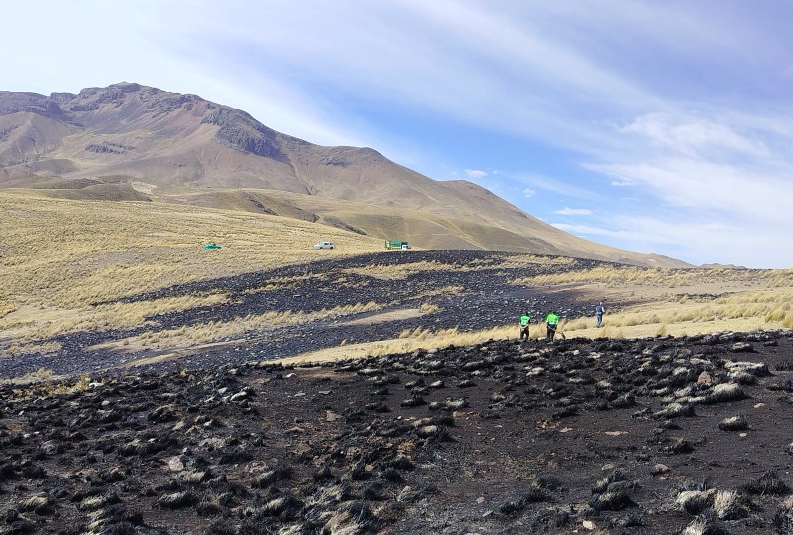 Logran apagar llamas de incendio forestal en Sibayo