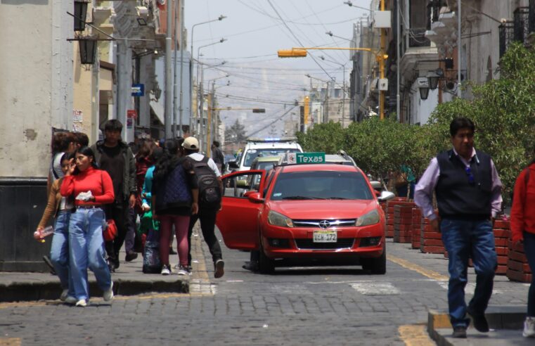 Promoverán condonación de multas a taxis que no actualizaron su SETARE