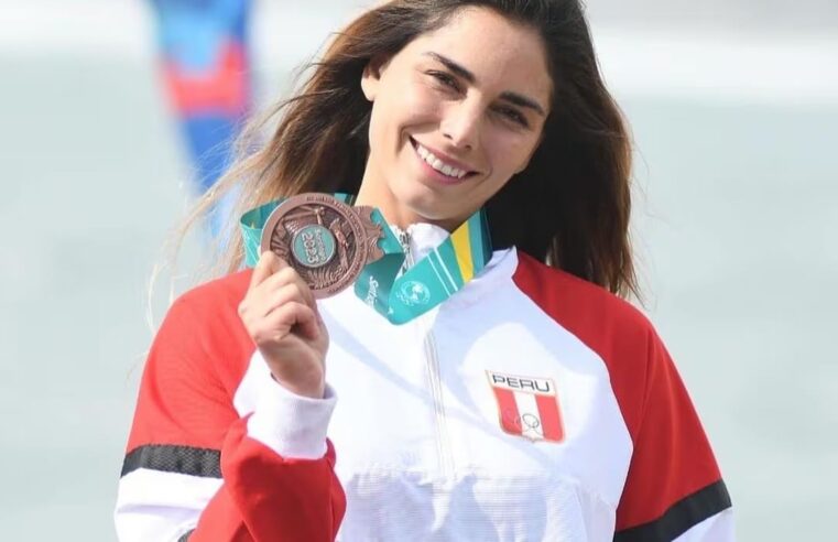 Peruana logra primer lugar en la modalidad SUP Surt