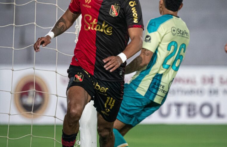 Matías Lazo y Jhonny Vidales enfrentarán a Chile y Rusia