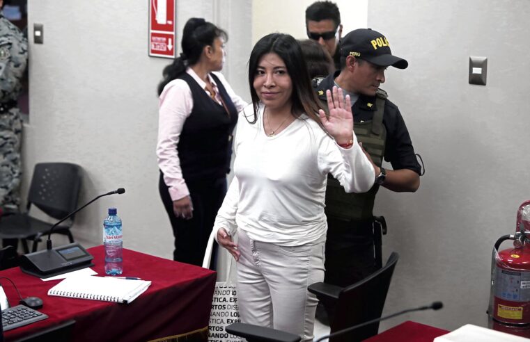 Aprobó informe final que recomienda inhabilitar a Betssy Chávez por 10 años